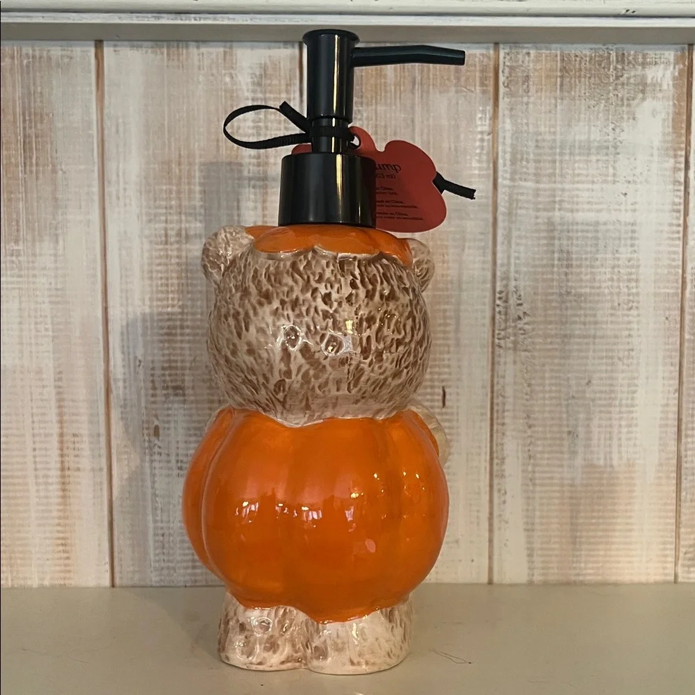Creepy Critters‎ Halloween Soap Dispenser Pumpkin Bear Decor